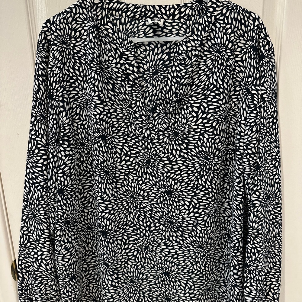 Anne Klein Black and White Patterned Blouse